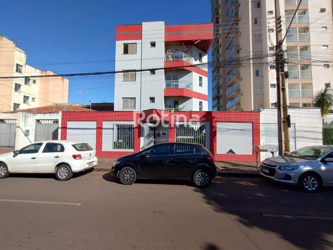 Apartamento para alugar, 3 quartos em Uberlândia no bairro Morada da Colina no valor de R$ 2.000,00 - Rotina Imobiliária: 