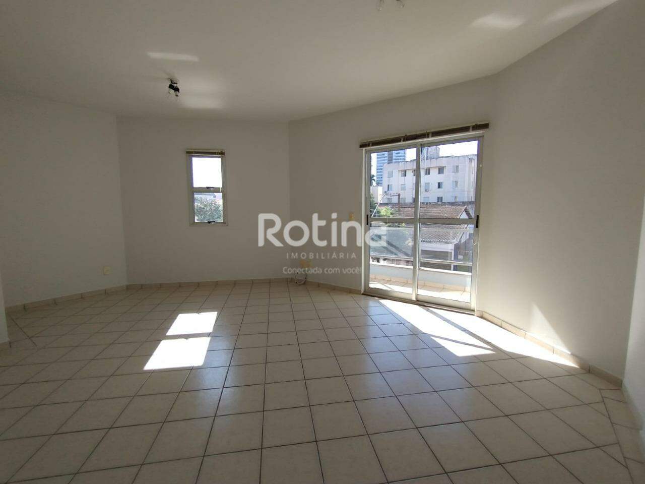 Apartamento para alugar, 3 quartos em Uberlândia no bairro Morada da Colina no valor de R$ 2.000,00 - Rotina Imobiliária: 