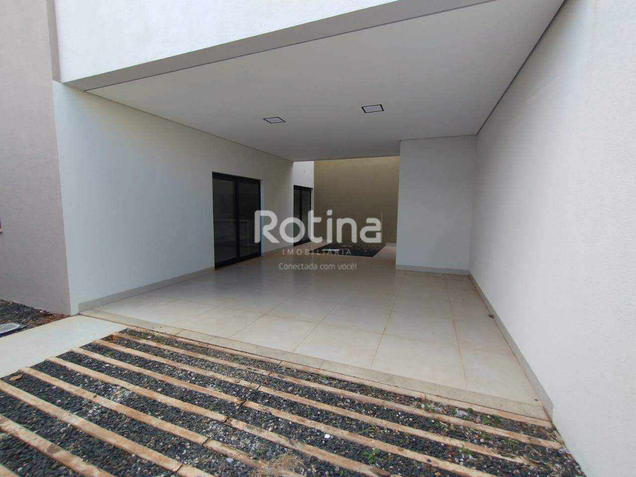 Casa para alugar, 3 quartos em Uberlândia no bairro Aclimação no valor de R$ 3.800,00 - Rotina Imobiliária: 