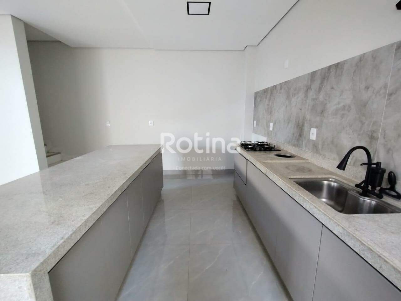 Casa para alugar, 3 quartos em Uberlândia no bairro Aclimação no valor de R$ 3.800,00 - Rotina Imobiliária: 