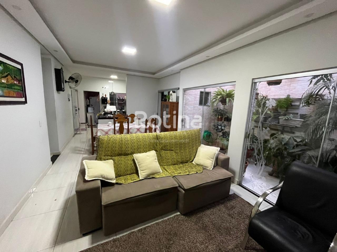 Casa para alugar, 4 quartos em Uberlândia no bairro Daniel Fonseca no valor de R$ 3.200,00 - Rotina Imobiliária: 