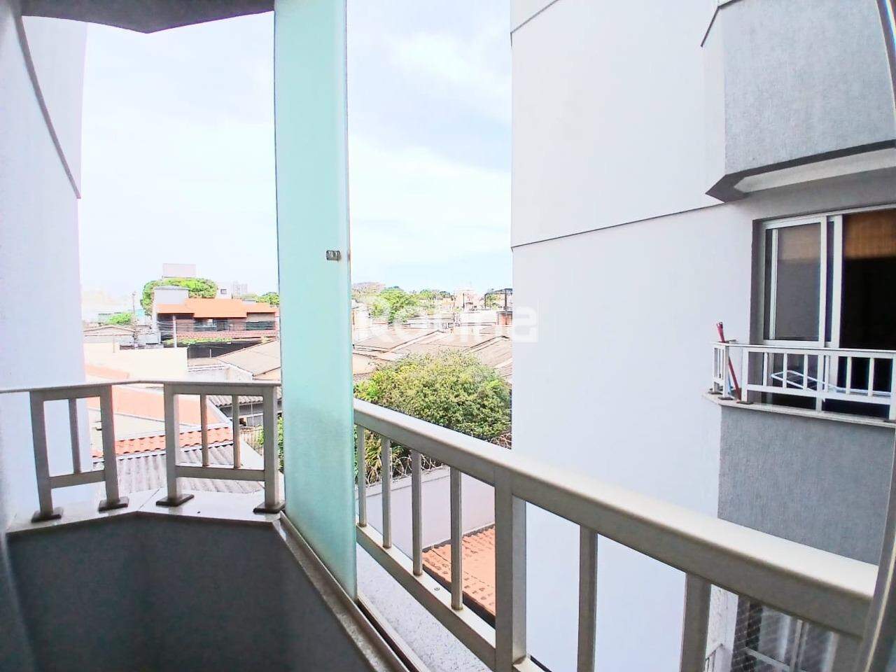Apartamento para alugar, 2 quartos em Uberlândia no bairro Santa Mônica no valor de R$ 2.400,00 - Rotina Imobiliária: 