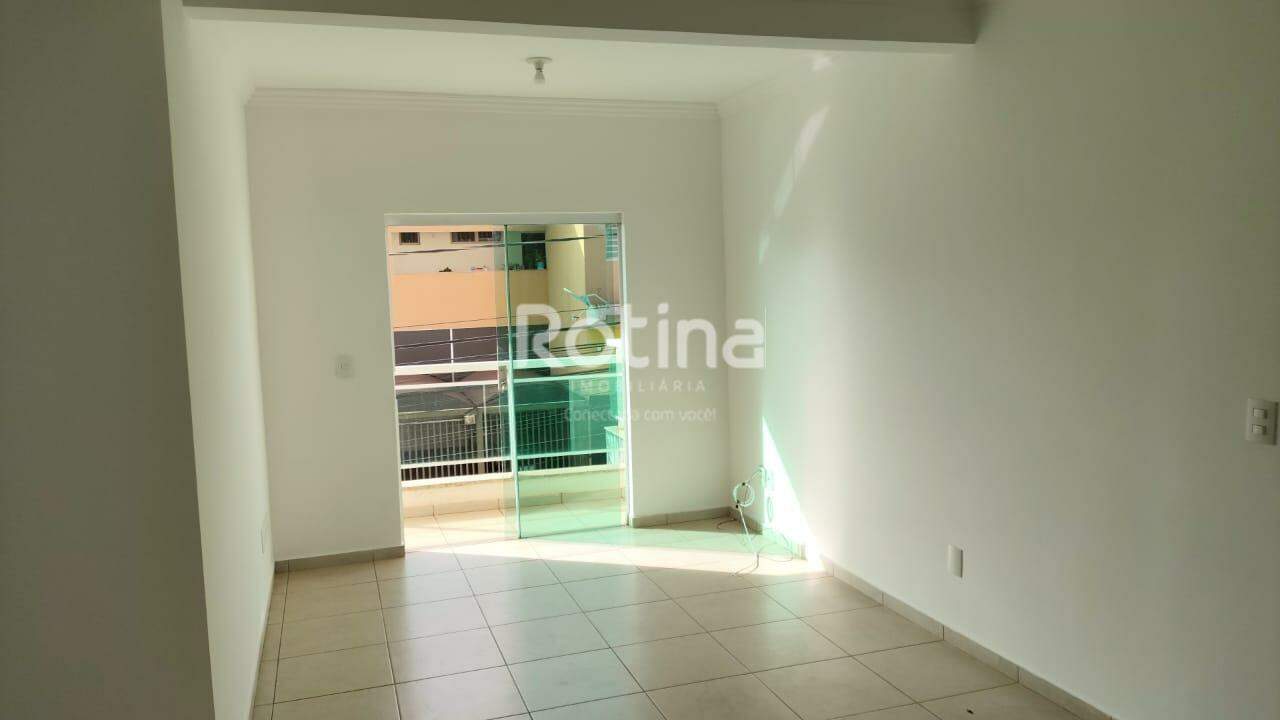 Apartamento para alugar, 3 quartos em Uberlândia no bairro Santa Mônica no valor de R$ 2.400,00 - Rotina Imobiliária: 