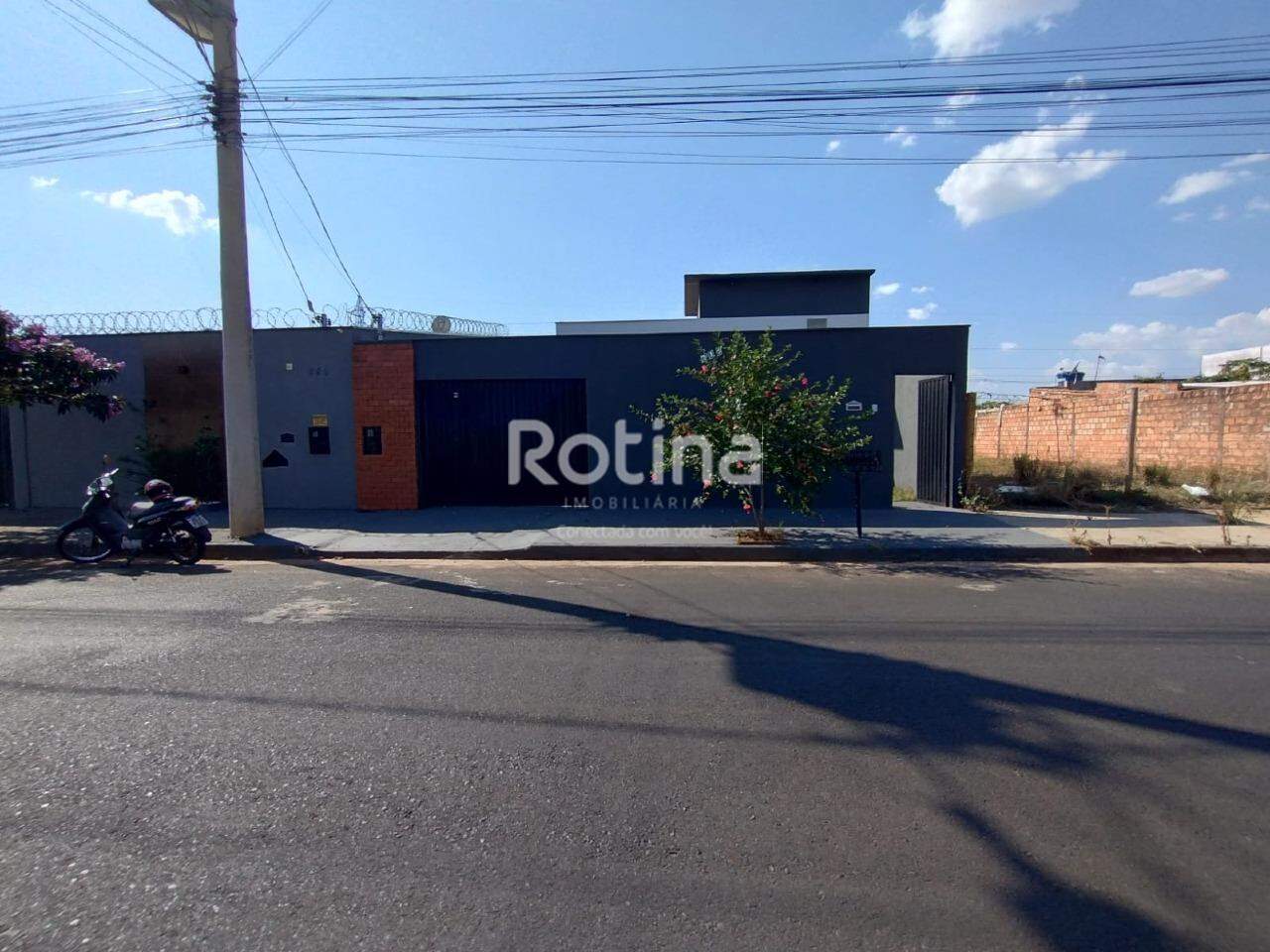 Casa para alugar, 2 quartos em Uberlândia no bairro Residencial Lago Azul no valor de R$ 1.500,00 - Rotina Imobiliária: 