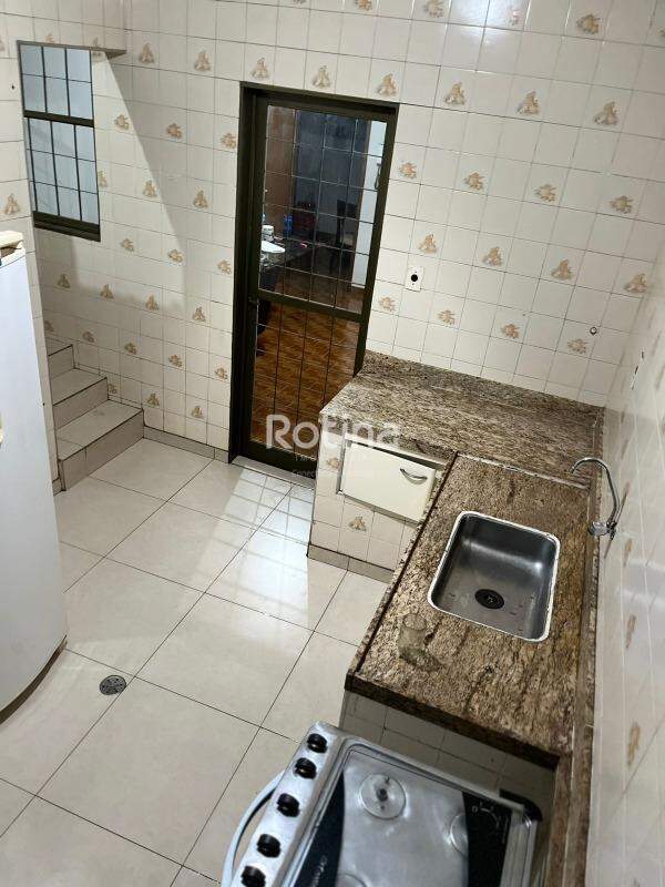 Prédio Inteiro à venda, 3 quartos em Uberlândia no bairro Brasil no valor de R$ 750.000,00 - Rotina Imobiliária: 