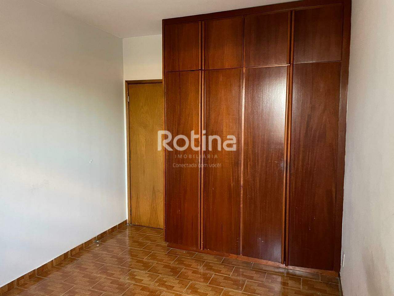 Prédio Inteiro à venda, 3 quartos em Uberlândia no bairro Brasil no valor de R$ 750.000,00 - Rotina Imobiliária: 