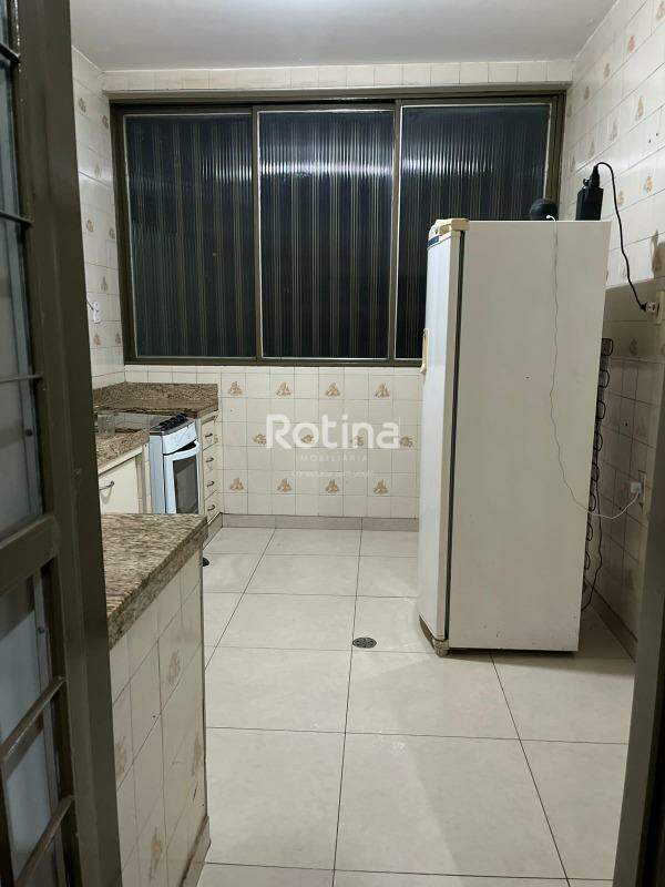 Prédio Inteiro à venda, 3 quartos em Uberlândia no bairro Brasil no valor de R$ 750.000,00 - Rotina Imobiliária: 