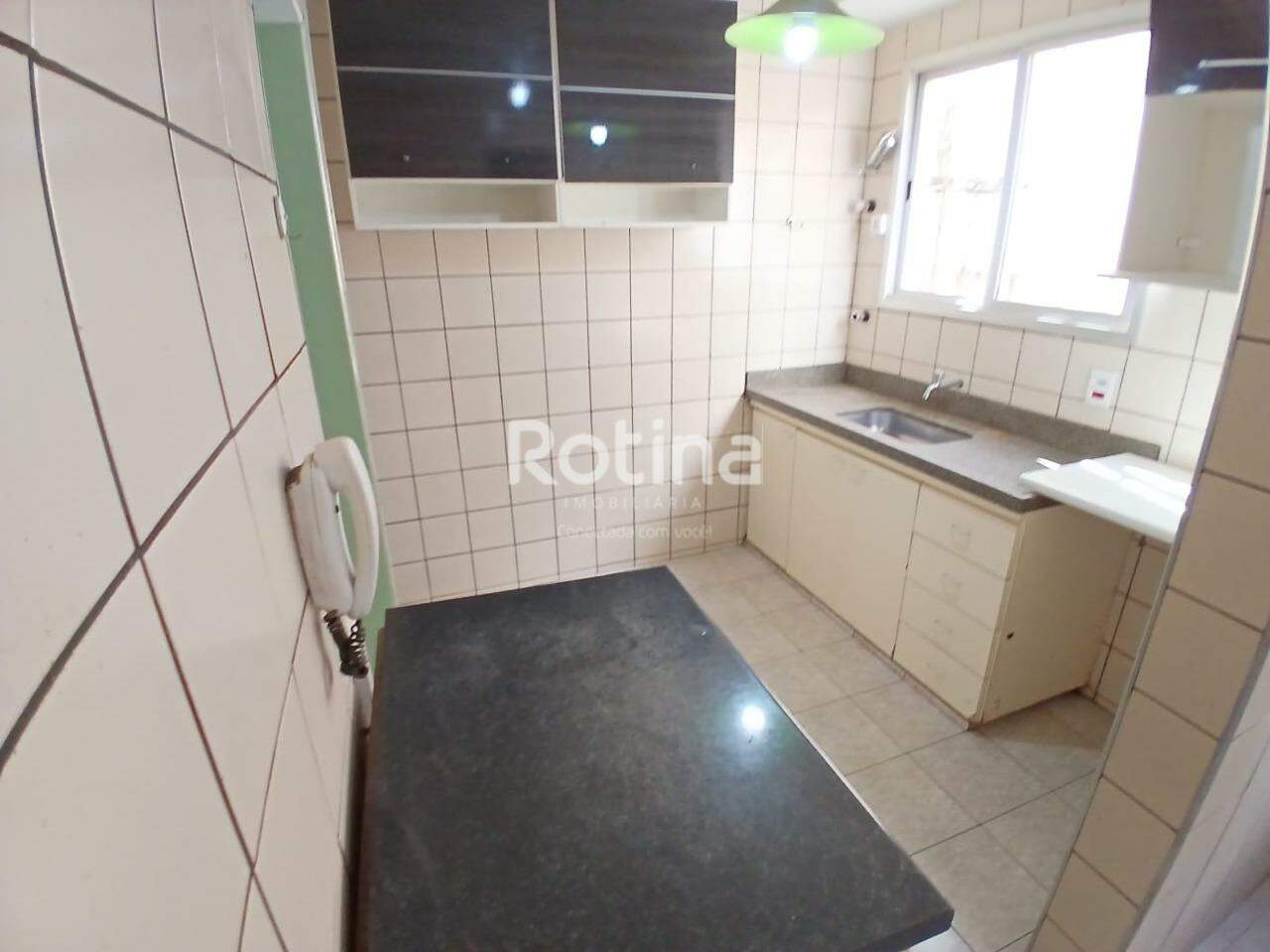 Apartamento para alugar, 3 quartos em Uberlândia no bairro Santa Mônica no valor de R$ 1.700,00 - Rotina Imobiliária: 