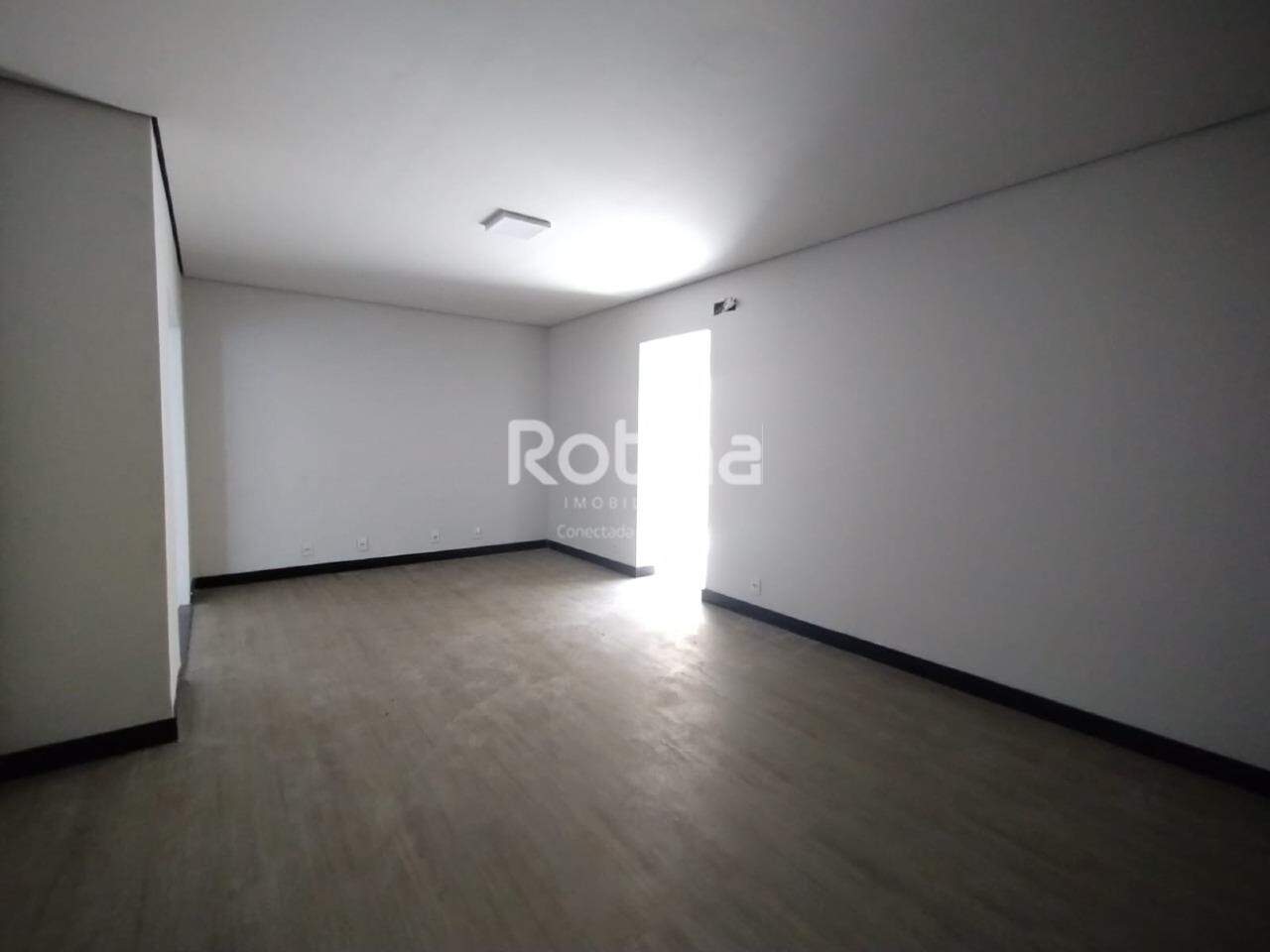 Casa para alugar, 4 quartos em Uberlândia no bairro Jardim Karaíba no valor de R$ 4.200,00 - Rotina Imobiliária: 