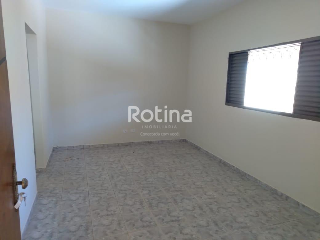Casa para alugar, 3 quartos em Uberlândia no bairro Santa Mônica no valor de R$ 3.200,00 - Rotina Imobiliária: 