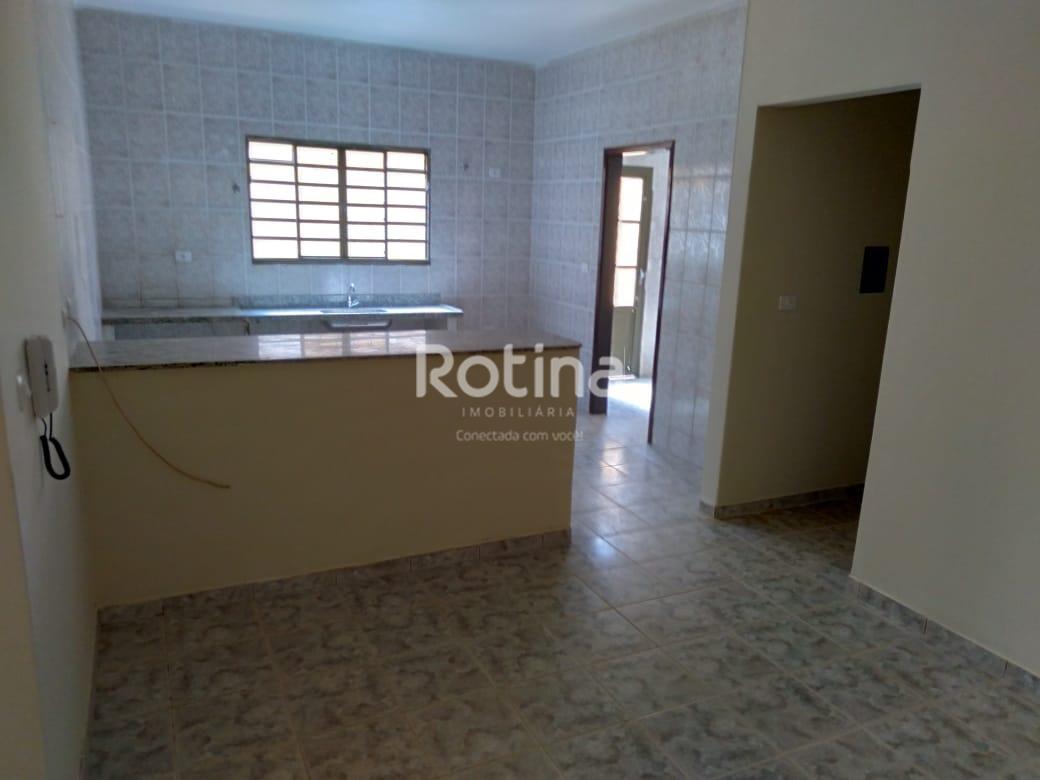 Casa para alugar, 3 quartos em Uberlândia no bairro Santa Mônica no valor de R$ 3.200,00 - Rotina Imobiliária: 