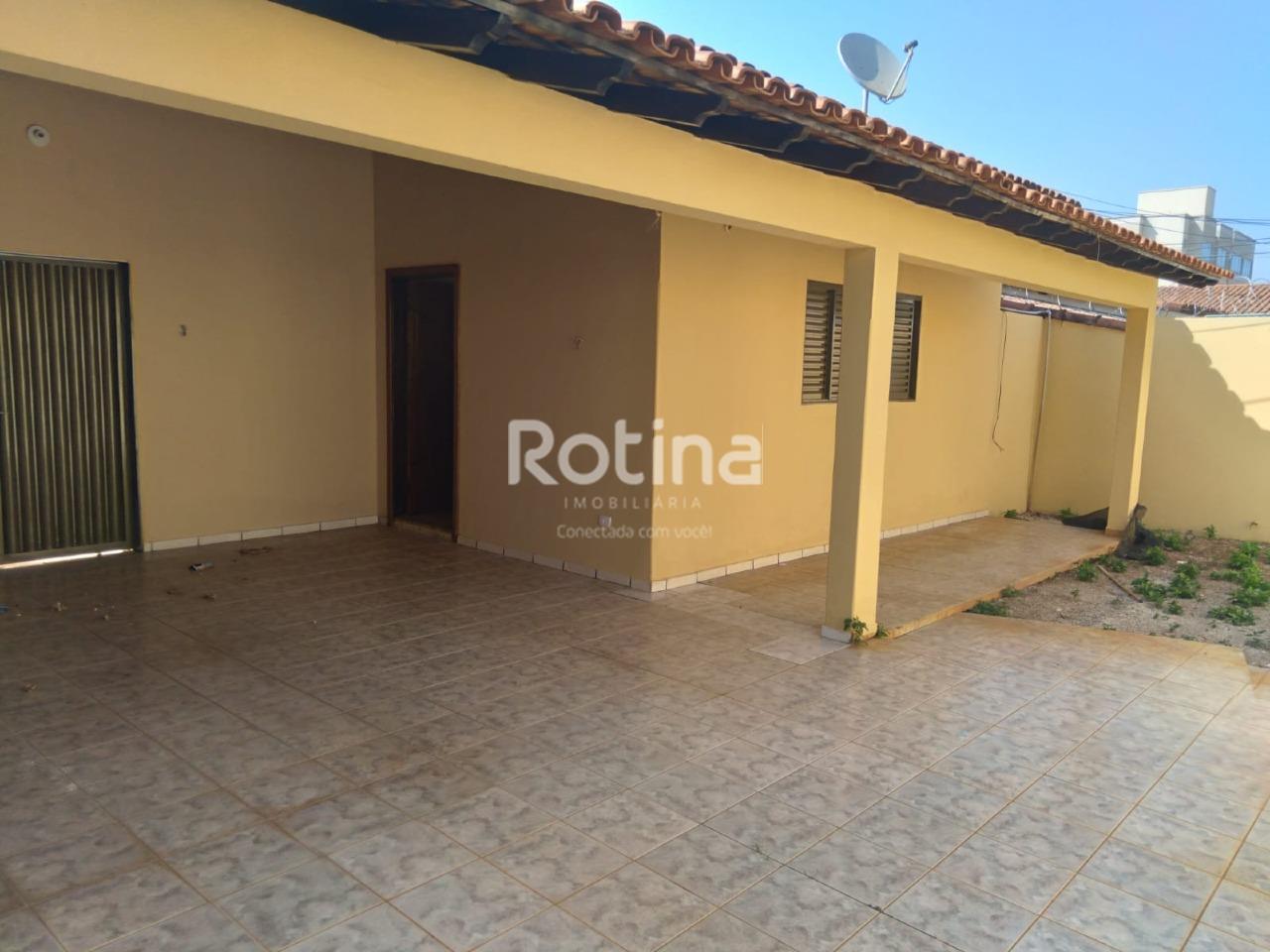 Casa para alugar, 3 quartos em Uberlândia no bairro Santa Mônica no valor de R$ 3.200,00 - Rotina Imobiliária: 