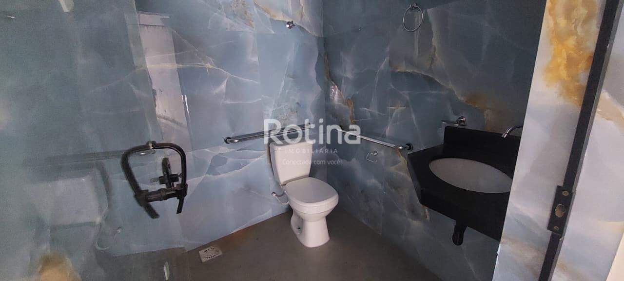 Comercial para alugar, em Uberlândia no bairro Granada no valor de R$ 3.900,00 - Rotina Imobiliária: 