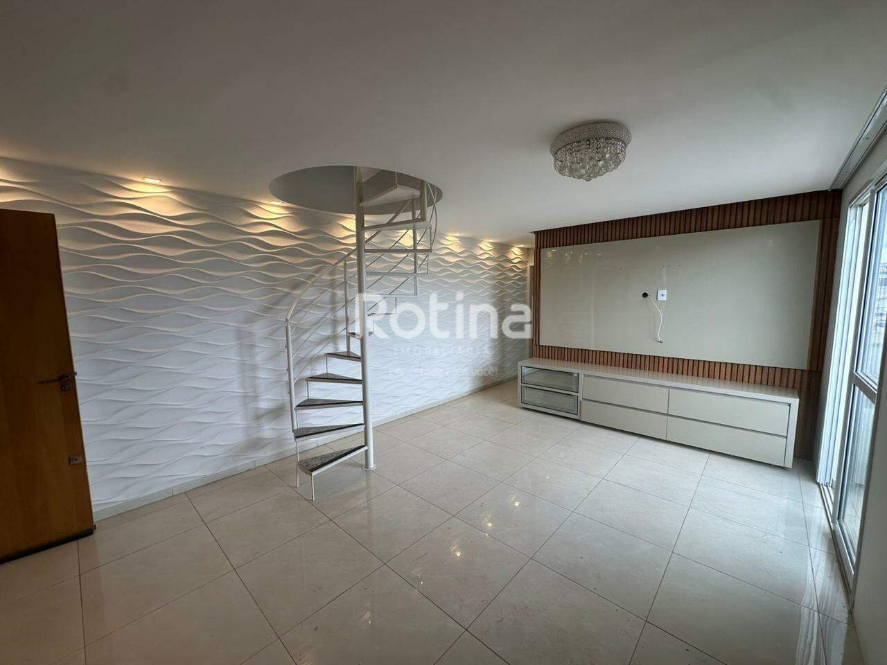 Cobertura à venda, 3 quartos em Uberlândia no bairro Presidente Roosevelt no valor de R$ 760.000,00 - Rotina Imobiliária: 