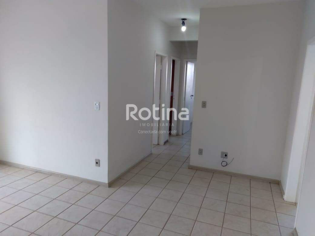 Apartamento para alugar, 3 quartos em Uberlândia no bairro Copacabana no valor de R$ 2.000,00 - Rotina Imobiliária: 