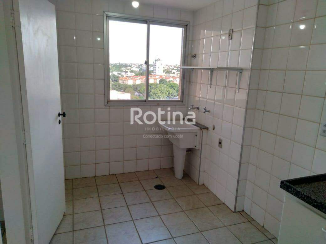 Apartamento para alugar, 3 quartos em Uberlândia no bairro Copacabana no valor de R$ 2.000,00 - Rotina Imobiliária: 