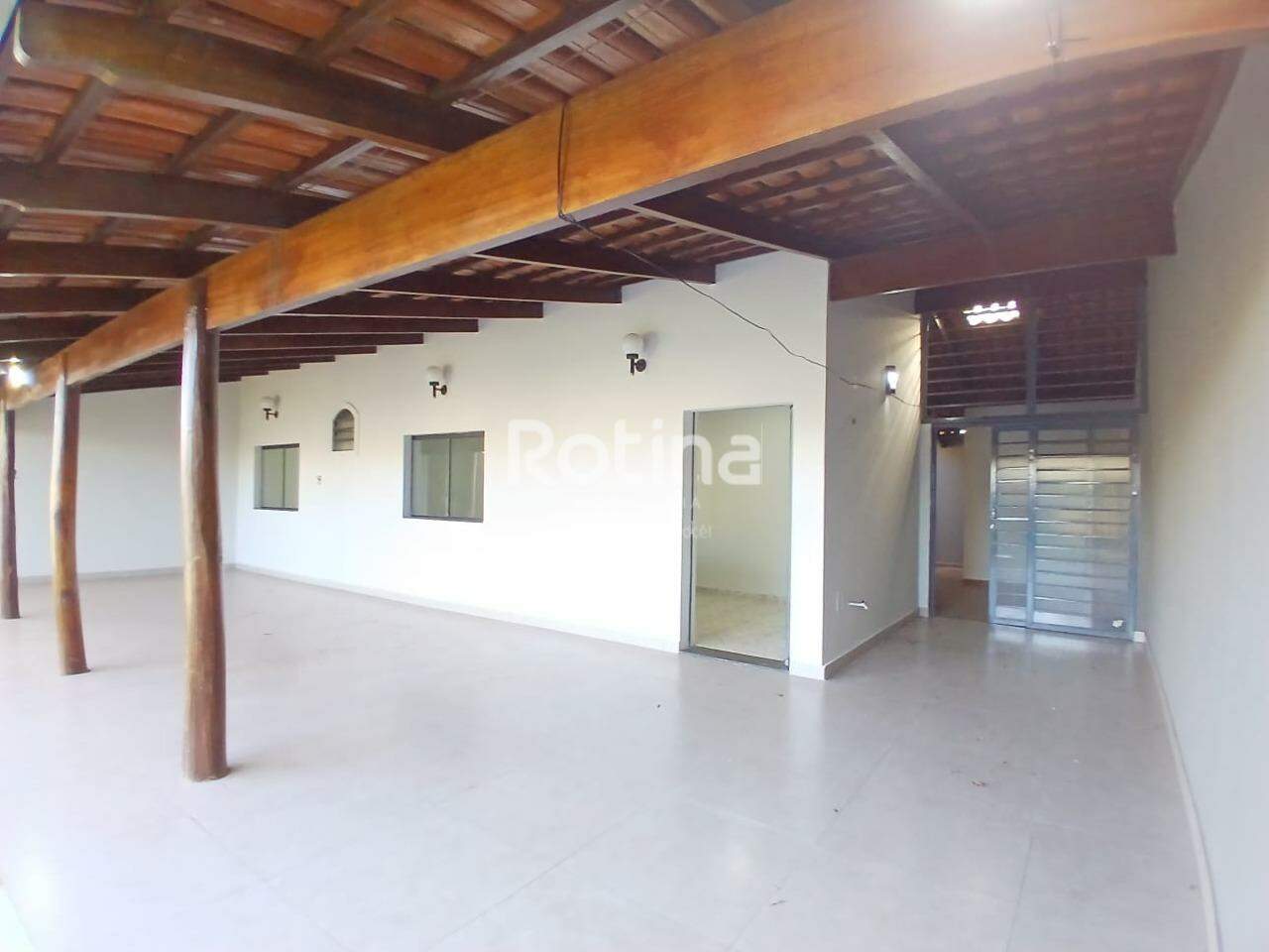 Casa para alugar, 3 quartos em Uberlândia no bairro Saraiva no valor de R$ 2.500,00 - Rotina Imobiliária: 