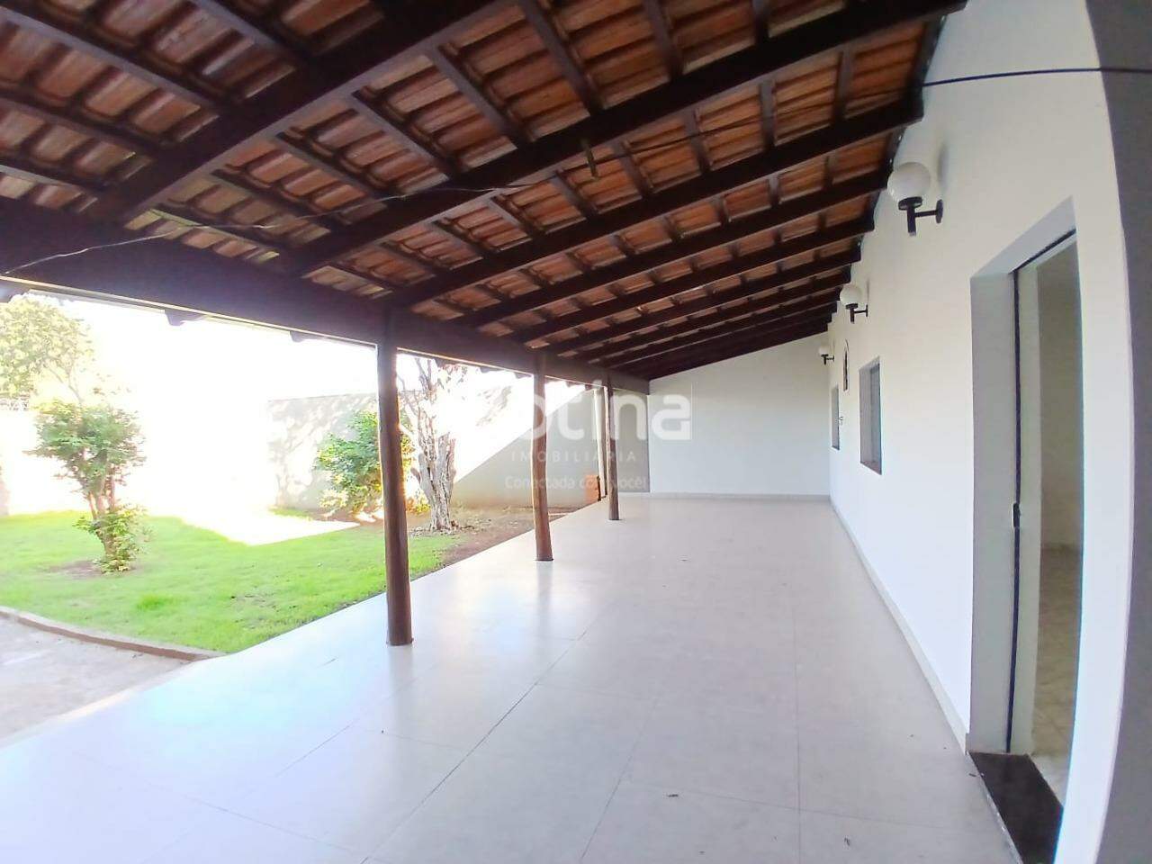 Casa para alugar, 3 quartos em Uberlândia no bairro Saraiva no valor de R$ 2.500,00 - Rotina Imobiliária: 