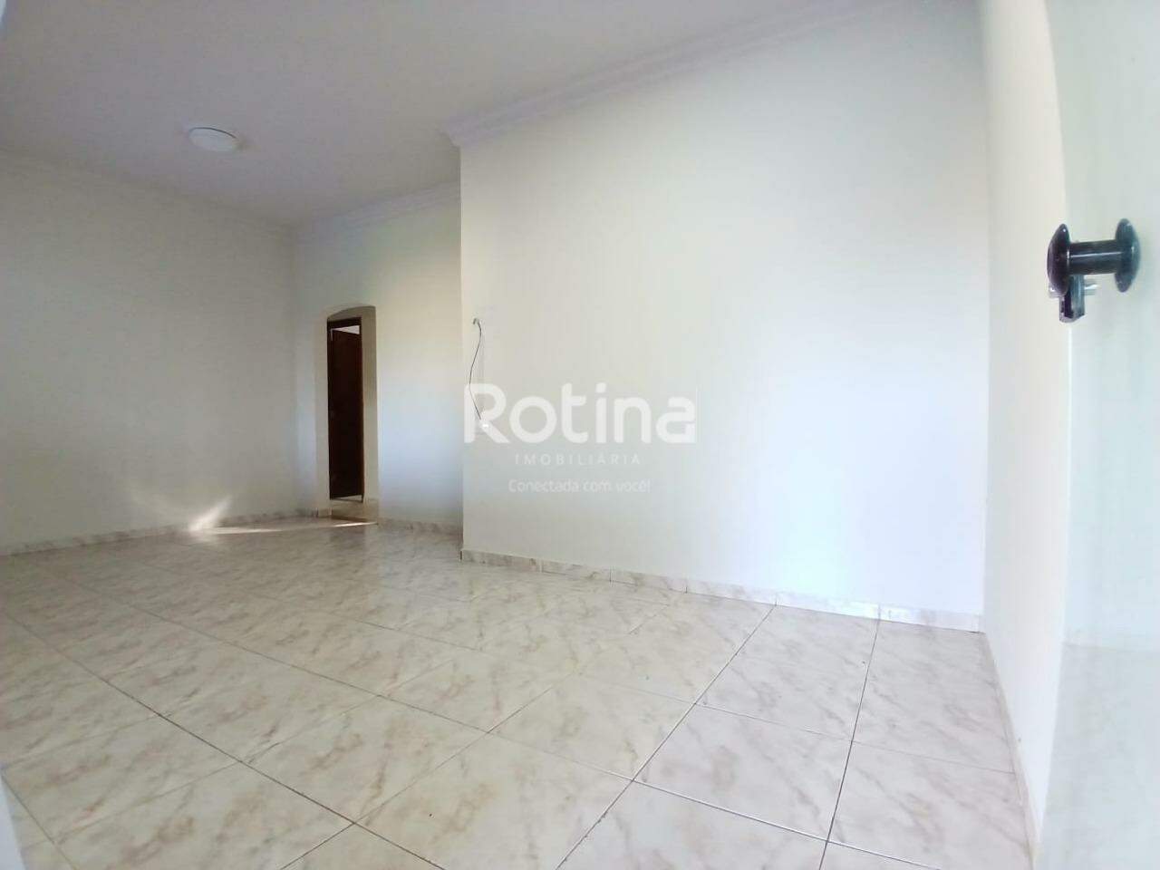 Casa para alugar, 3 quartos em Uberlândia no bairro Saraiva no valor de R$ 2.500,00 - Rotina Imobiliária: 