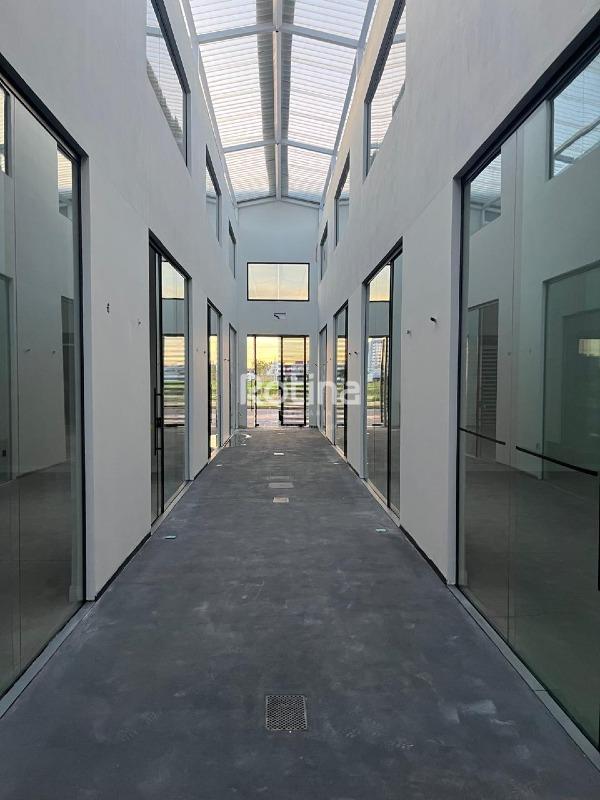 Sala para alugar, em Uberlândia no bairro Novo Mundo no valor de R$ 2.400,00 - Rotina Imobiliária: 