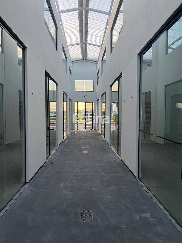 Sala para alugar, em Uberlândia no bairro Novo Mundo no valor de R$ 2.400,00 - Rotina Imobiliária: 