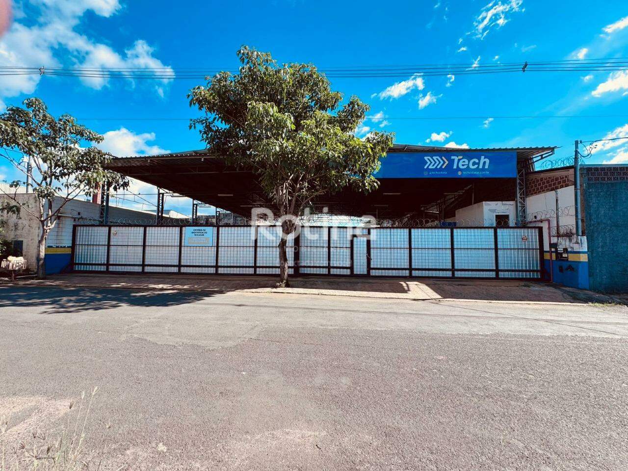 Galpão para alugar, em Uberlândia no bairro Minas Gerais no valor de R$ 15.000,00 - Rotina Imobiliária: 