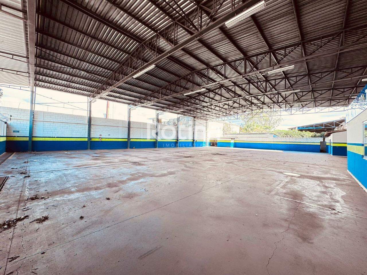 Galpão para alugar, em Uberlândia no bairro Minas Gerais no valor de R$ 15.000,00 - Rotina Imobiliária: 