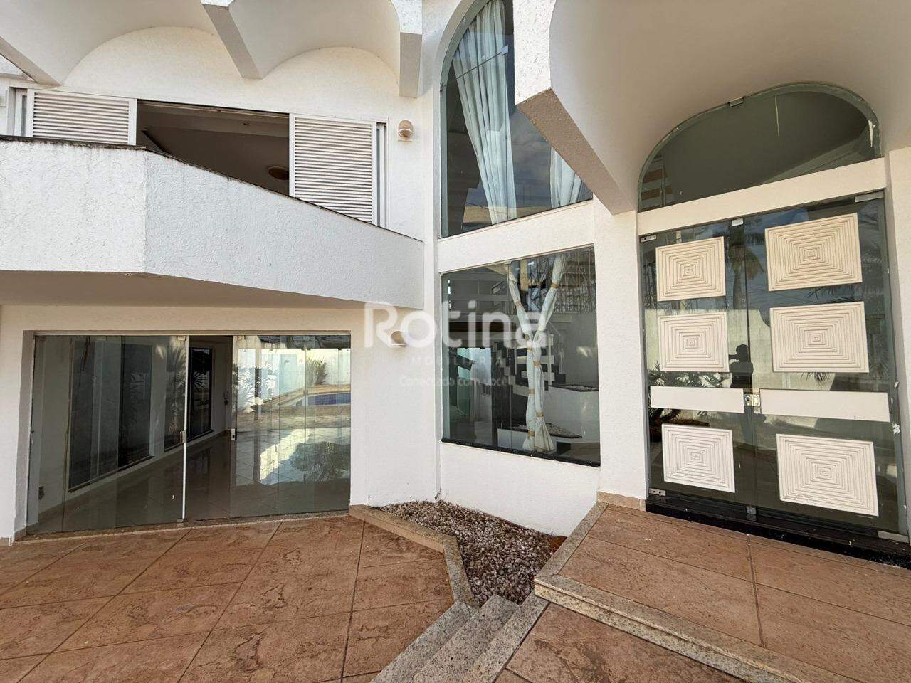 Casa Comercial para alugar, 4 quartos em Uberlândia no bairro Morada da Colina no valor de R$ 18.000,00 - Rotina Imobiliária: 