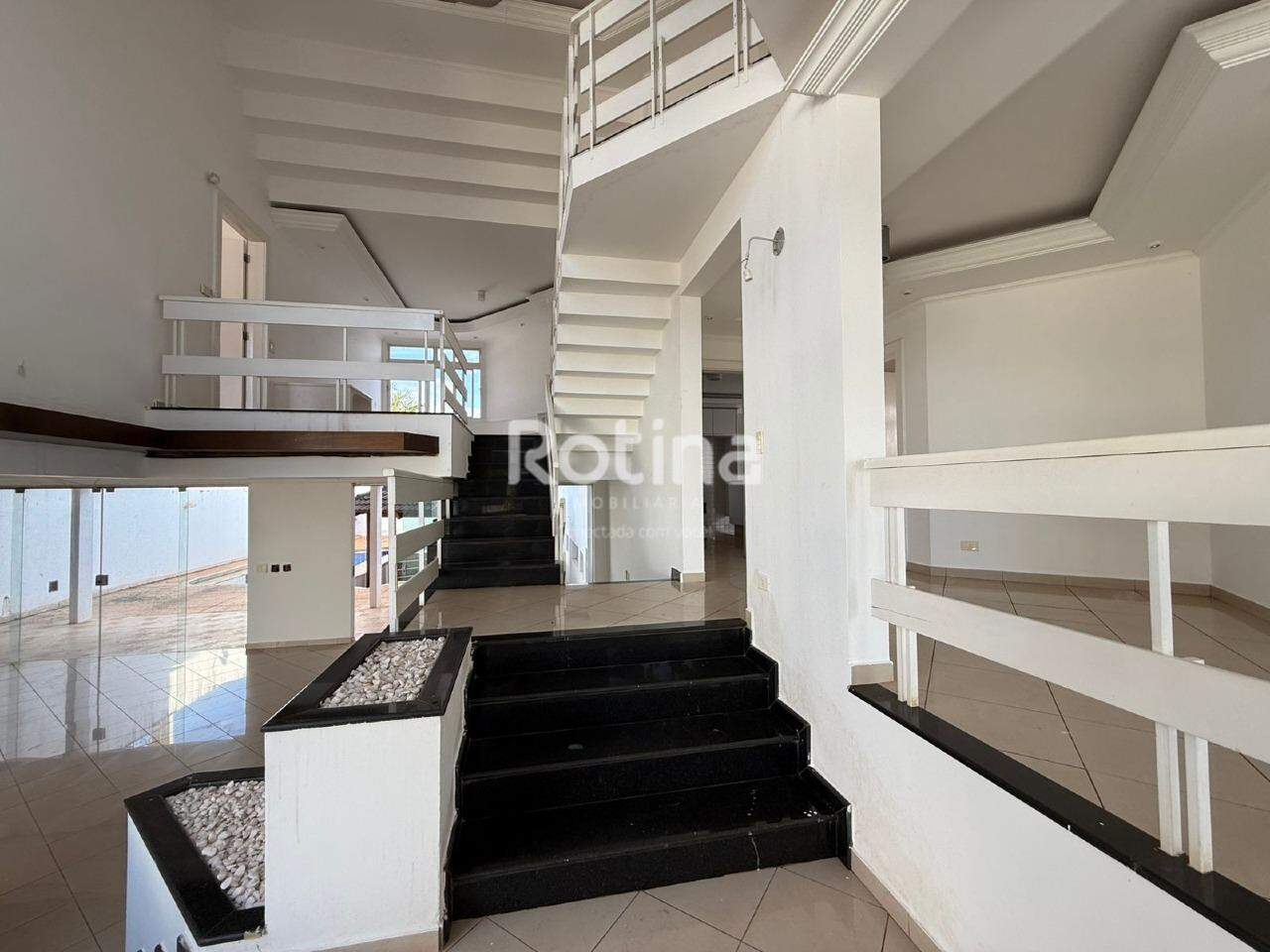 Casa Comercial para alugar, 4 quartos em Uberlândia no bairro Morada da Colina no valor de R$ 18.000,00 - Rotina Imobiliária: 