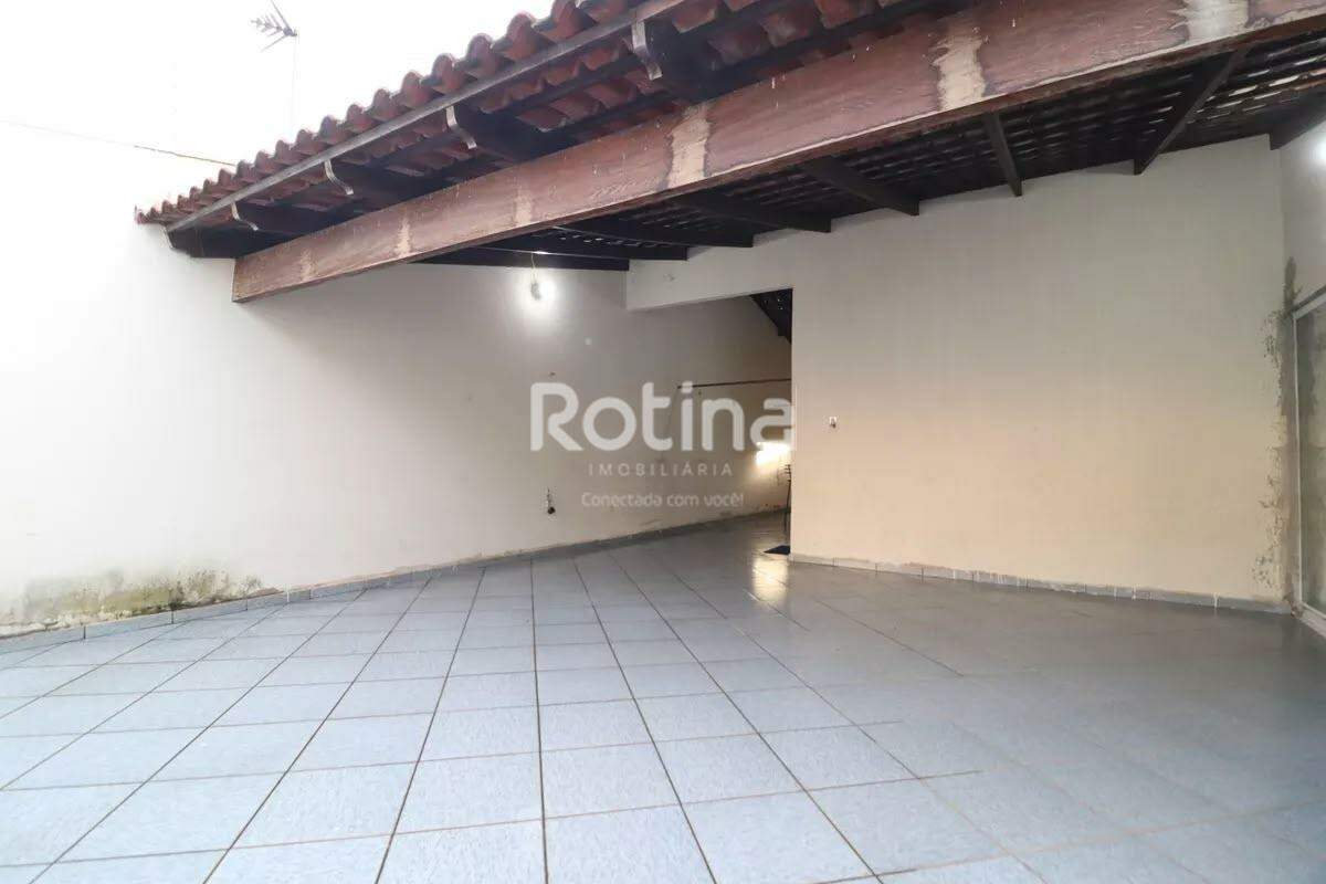 Casa para alugar, 3 quartos em Uberlândia no bairro Carajás no valor de R$ 3.000,00 - Rotina Imobiliária: 