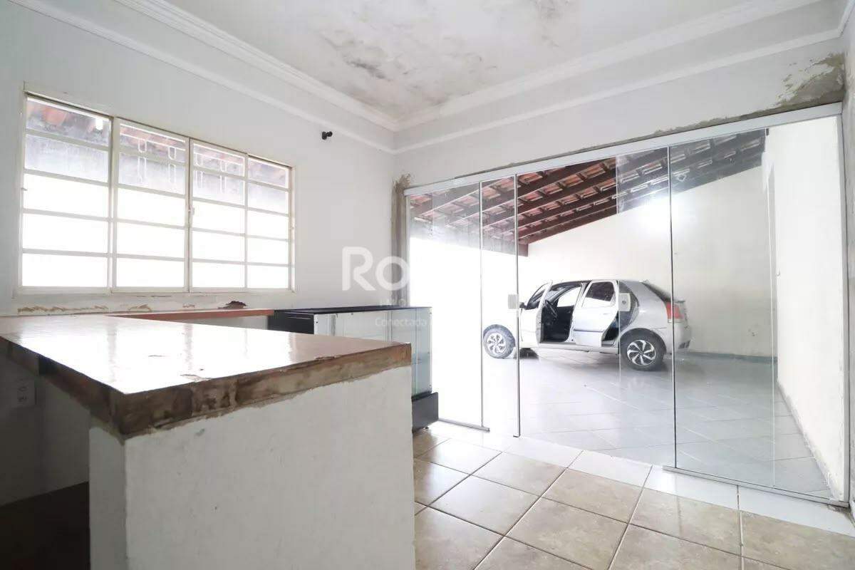 Casa para alugar, 3 quartos em Uberlândia no bairro Carajás no valor de R$ 3.000,00 - Rotina Imobiliária: 