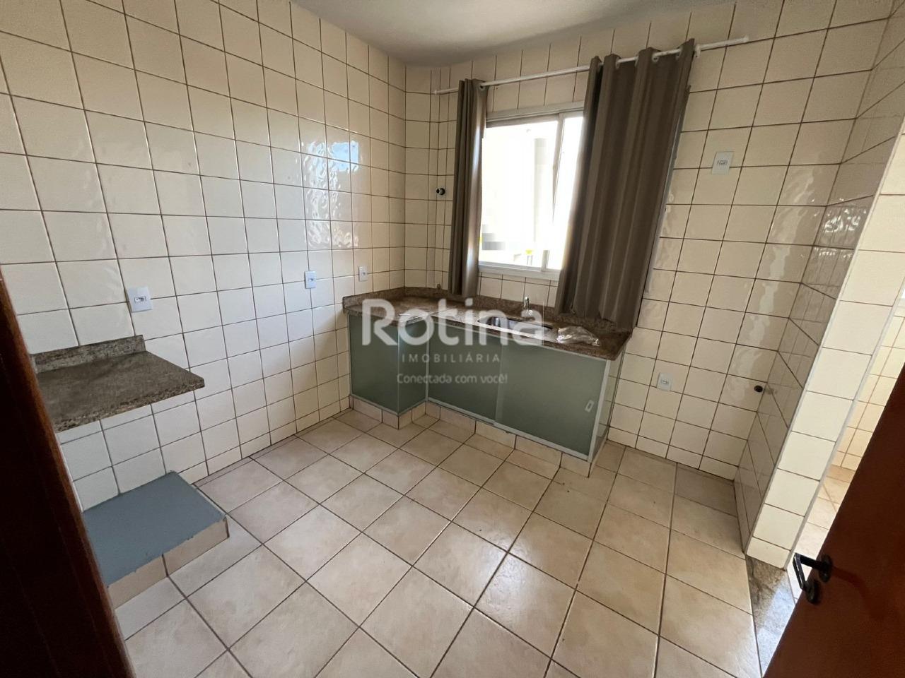 Apartamento para alugar, 3 quartos em Uberlândia no bairro Marta Helena no valor de R$ 2.500,00 - Rotina Imobiliária: 