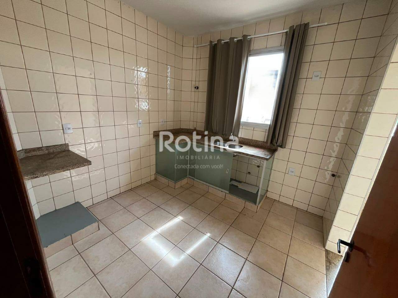 Apartamento para alugar, 3 quartos em Uberlândia no bairro Marta Helena no valor de R$ 2.200,00 - Rotina Imobiliária: 