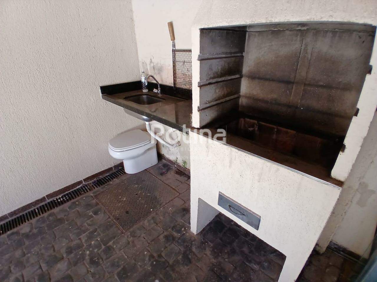 Apartamento para alugar, 3 quartos em Uberlândia no bairro Brasil no valor de R$ 2.700,00 - Rotina Imobiliária: 
