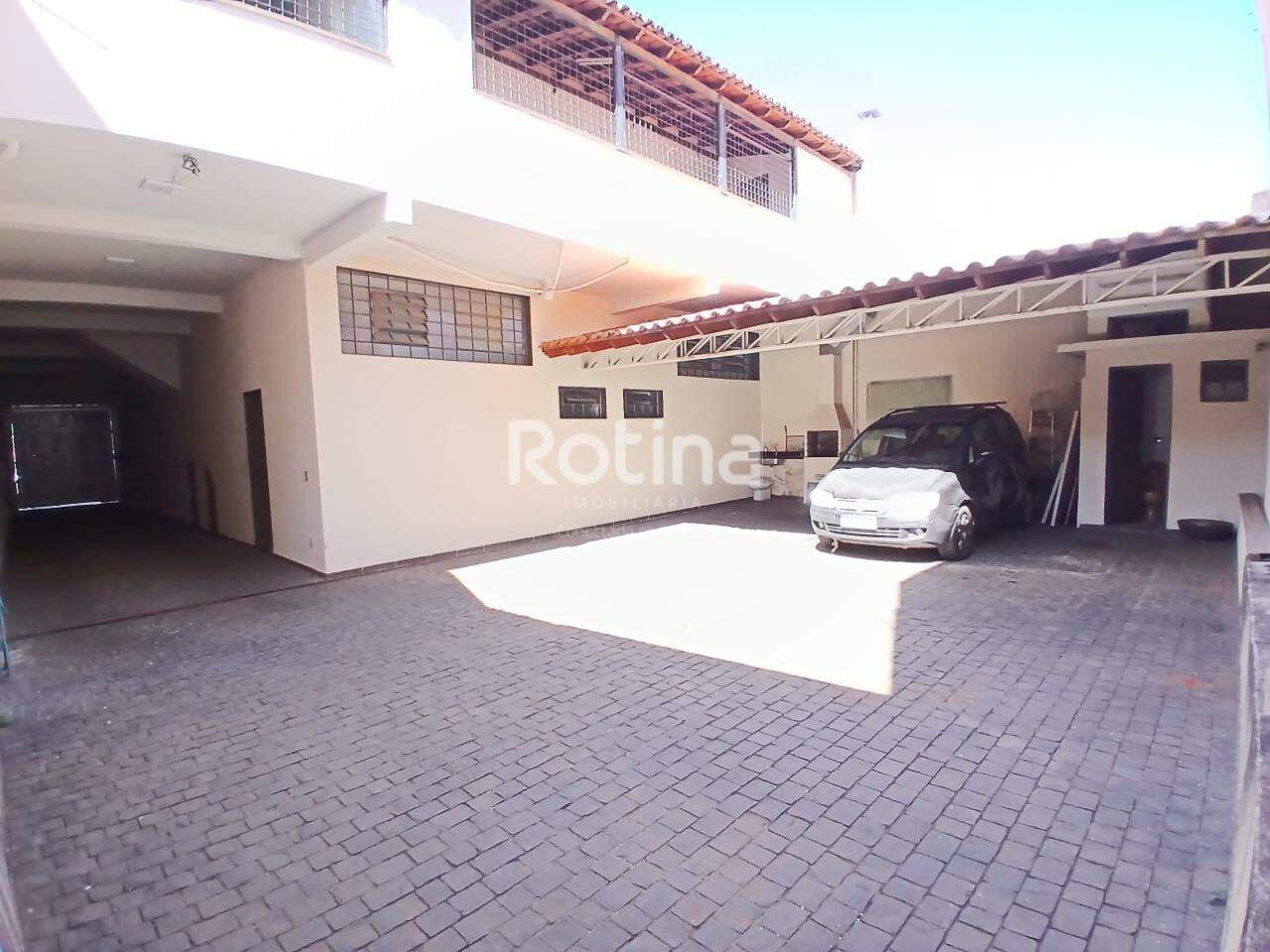 Apartamento para alugar, 3 quartos em Uberlândia no bairro Brasil no valor de R$ 2.700,00 - Rotina Imobiliária: 