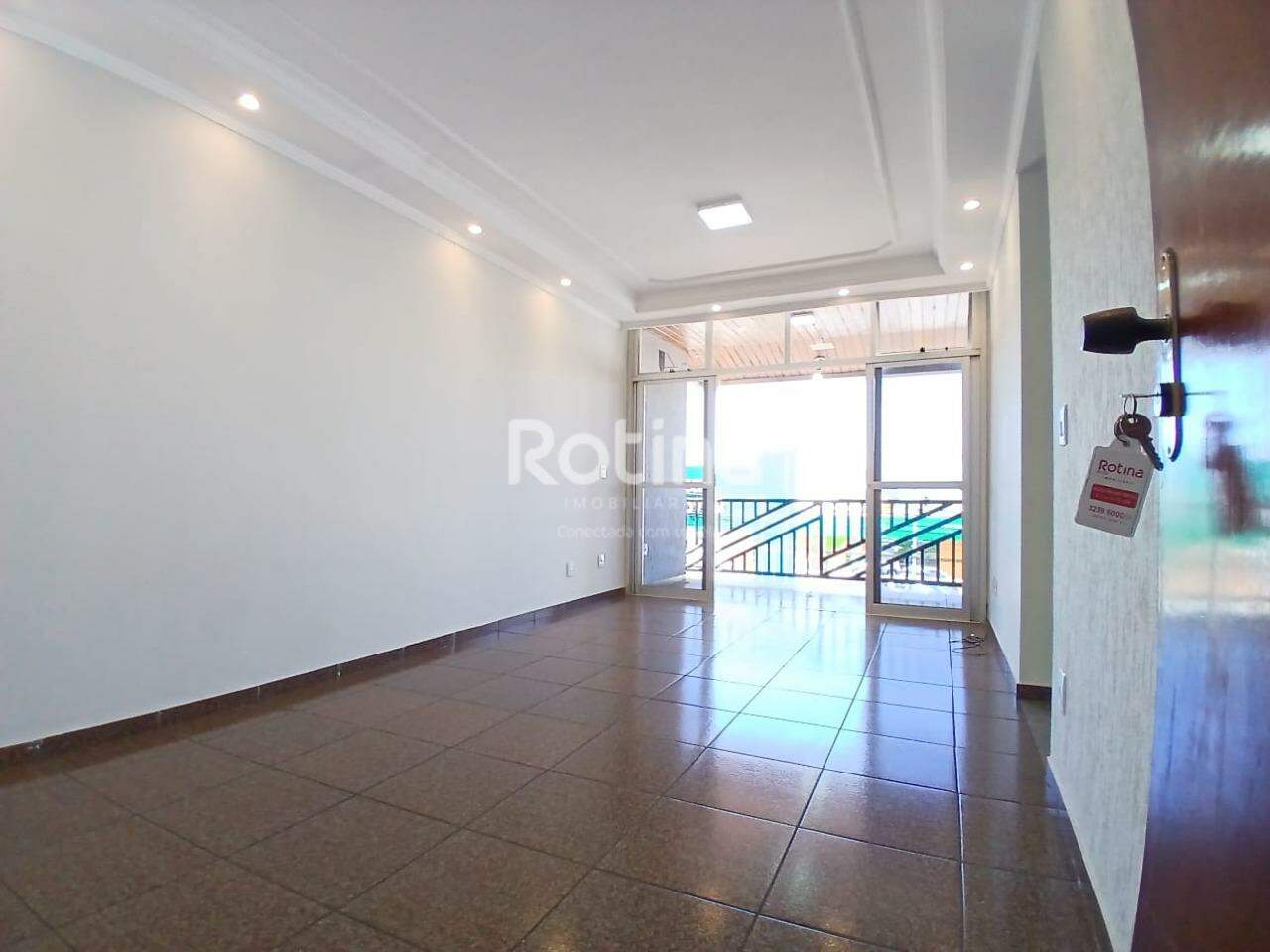 Apartamento para alugar, 3 quartos em Uberlândia no bairro Brasil no valor de R$ 2.700,00 - Rotina Imobiliária: 