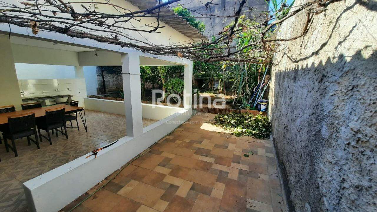 Casa à venda, 3 quartos em Uberlândia no bairro Pampulha no valor de R$ 395.000,00 - Rotina Imobiliária: 