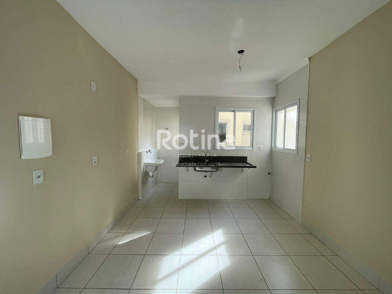 Apartamento à venda, 3 quartos em Uberlândia no bairro Tubalina no valor de R$ 375.000,00 - Rotina Imobiliária: 