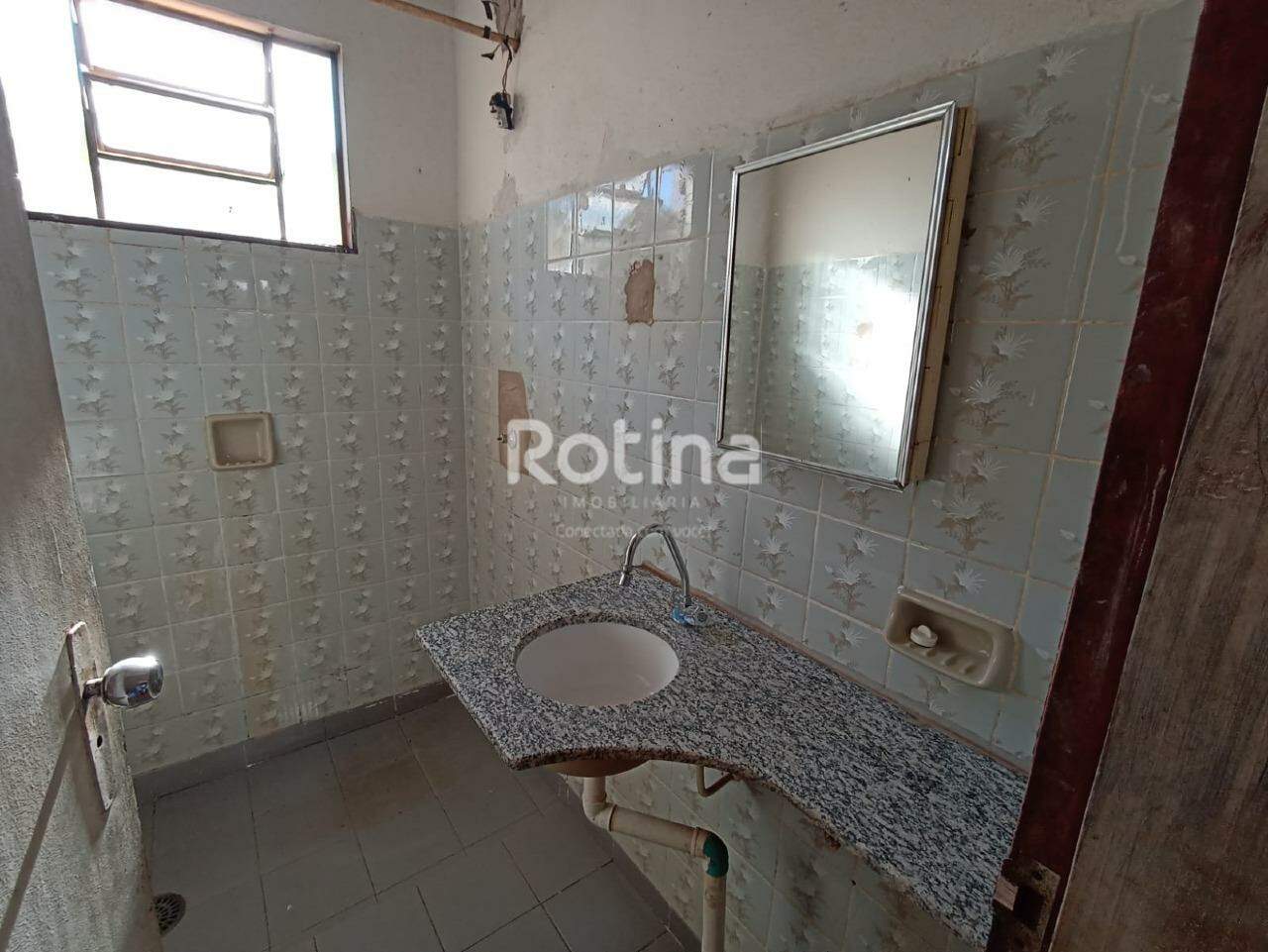 Casa à venda, 3 quartos em Uberlândia no bairro Santa Mônica no valor de R$ 320.000,00 - Rotina Imobiliária: 