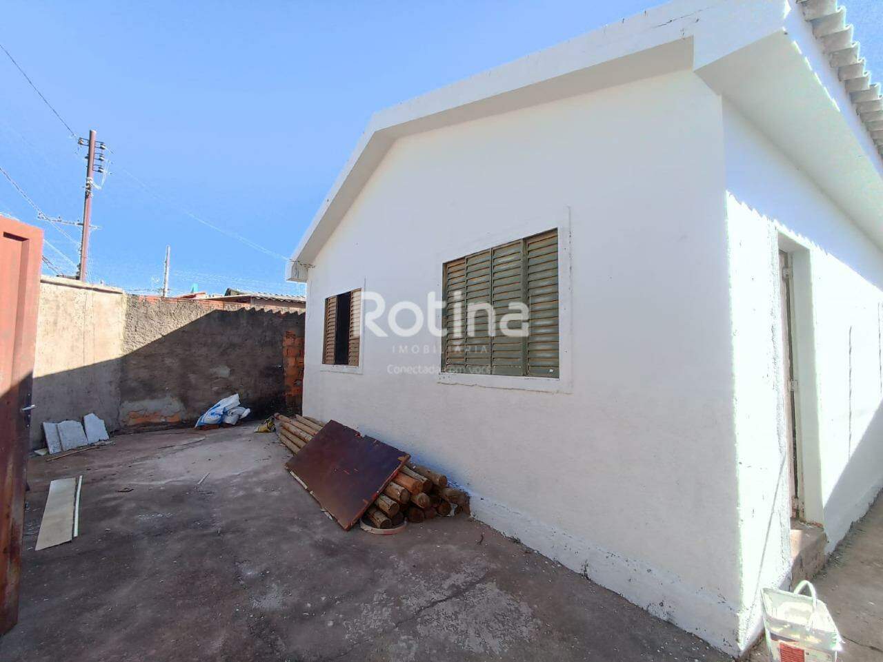 Casa à venda, 3 quartos em Uberlândia no bairro Santa Mônica no valor de R$ 320.000,00 - Rotina Imobiliária: 