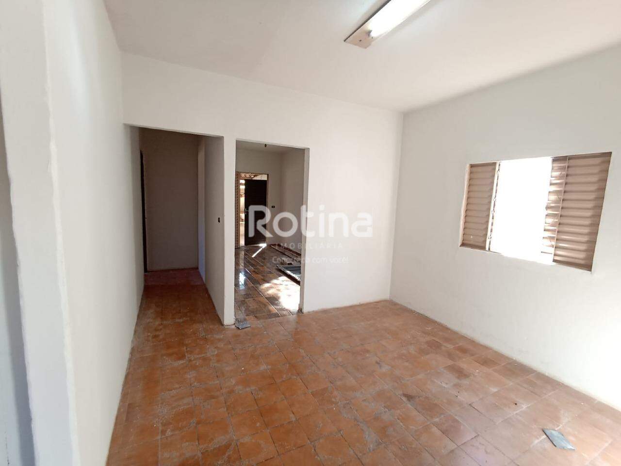 Casa à venda, 3 quartos em Uberlândia no bairro Santa Mônica no valor de R$ 320.000,00 - Rotina Imobiliária: 