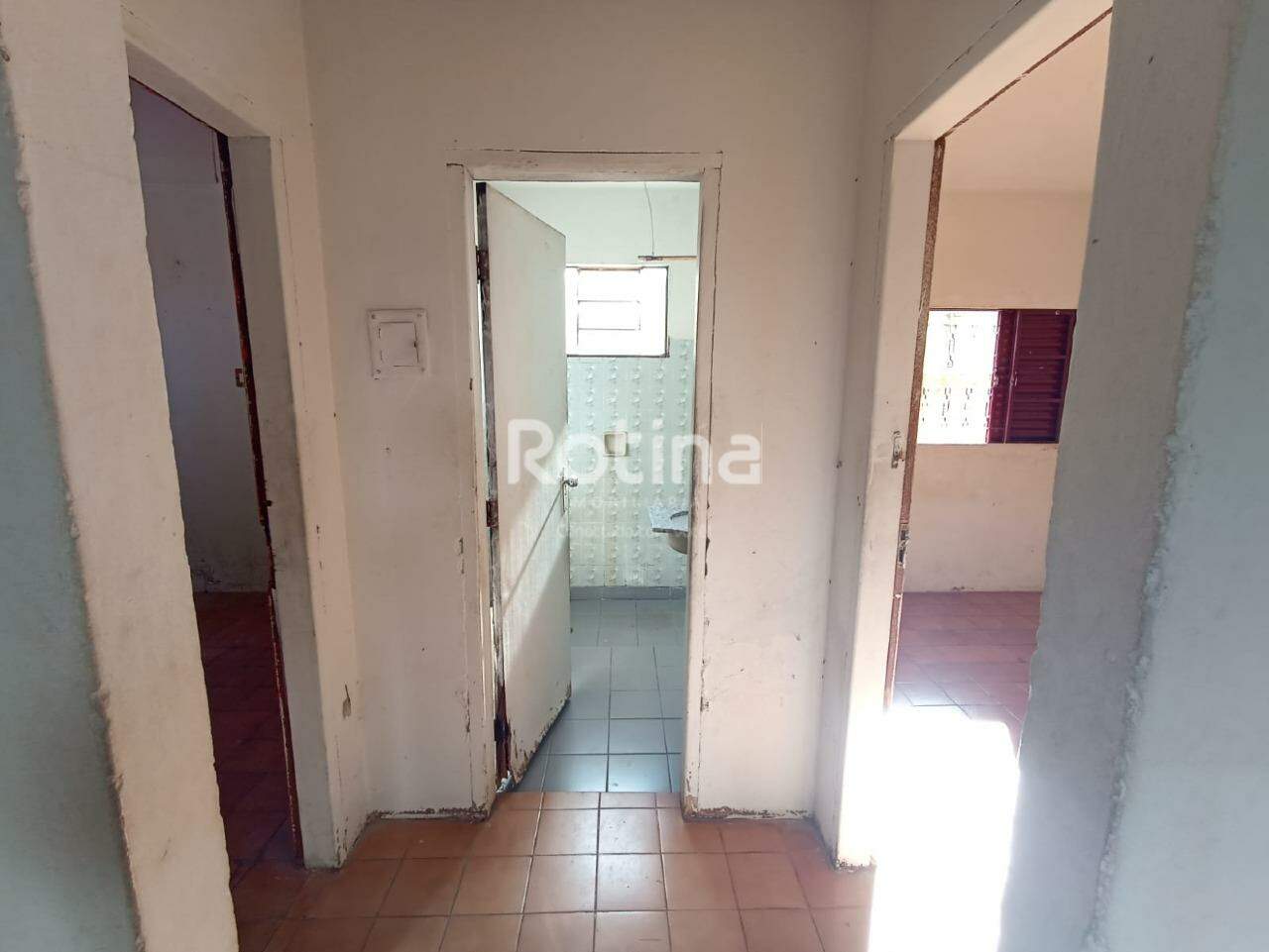 Casa à venda, 3 quartos em Uberlândia no bairro Santa Mônica no valor de R$ 320.000,00 - Rotina Imobiliária: 