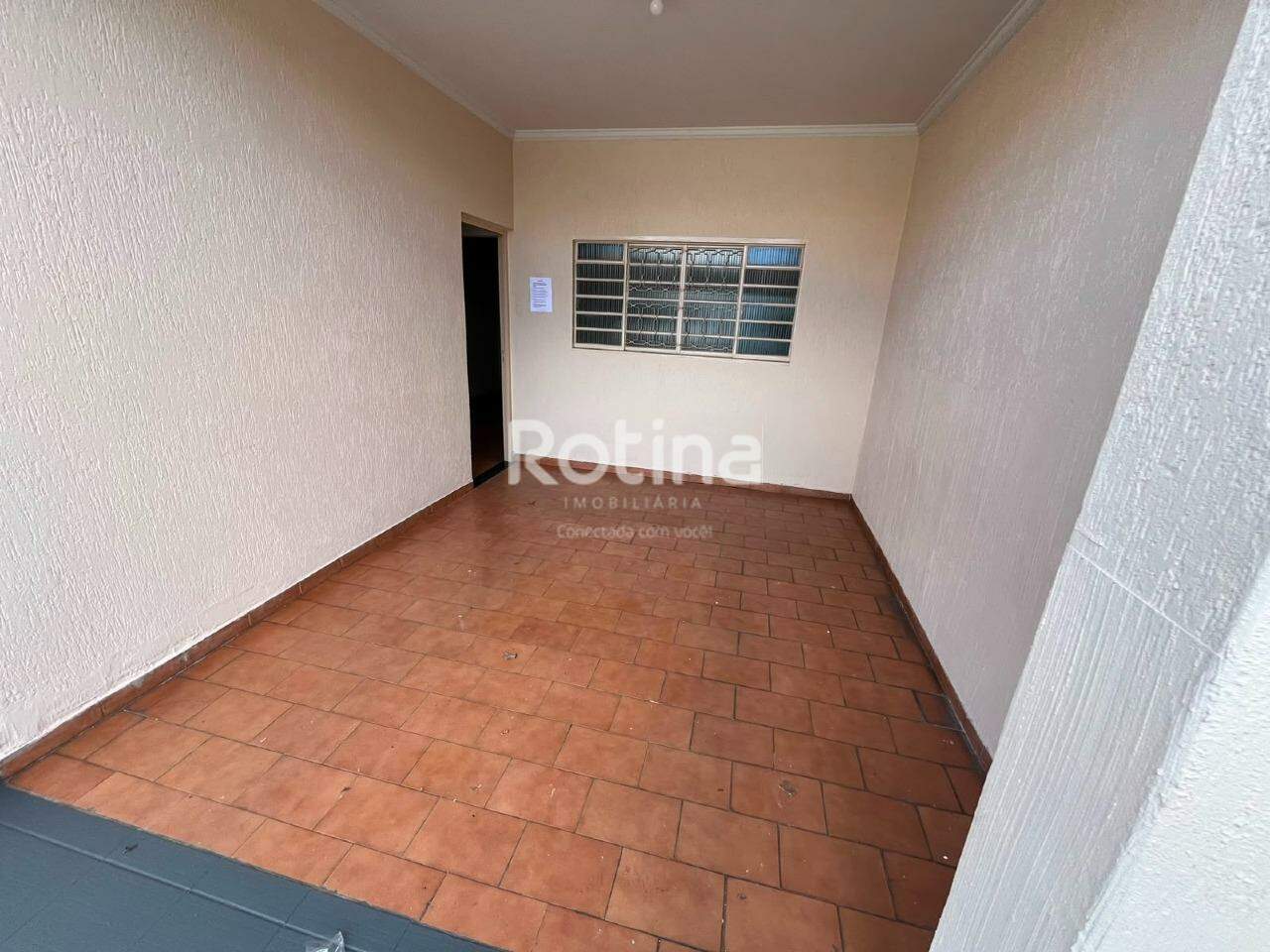 Casa para alugar, 3 quartos em Uberlândia no bairro Tibery no valor de R$ 1.950,00 - Rotina Imobiliária: 