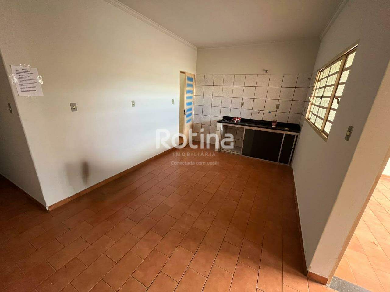 Casa para alugar, 3 quartos em Uberlândia no bairro Tibery no valor de R$ 1.950,00 - Rotina Imobiliária: 