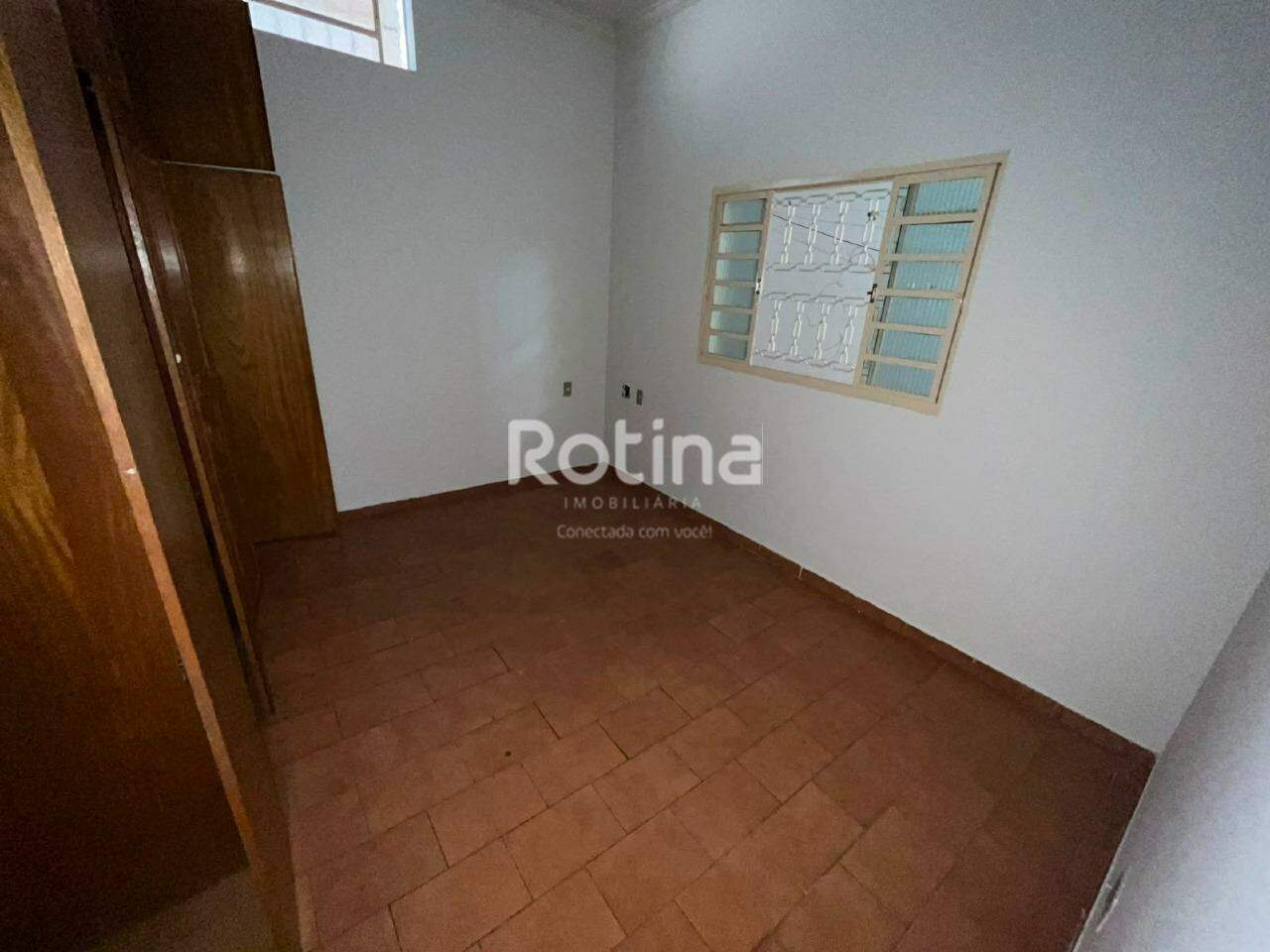 Casa para alugar, 3 quartos em Uberlândia no bairro Tibery no valor de R$ 1.950,00 - Rotina Imobiliária: 