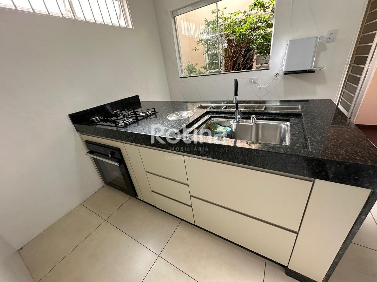 Casa para alugar, 4 quartos em Uberlândia no bairro Fundinho no valor de R$ 4.500,00 - Rotina Imobiliária: 