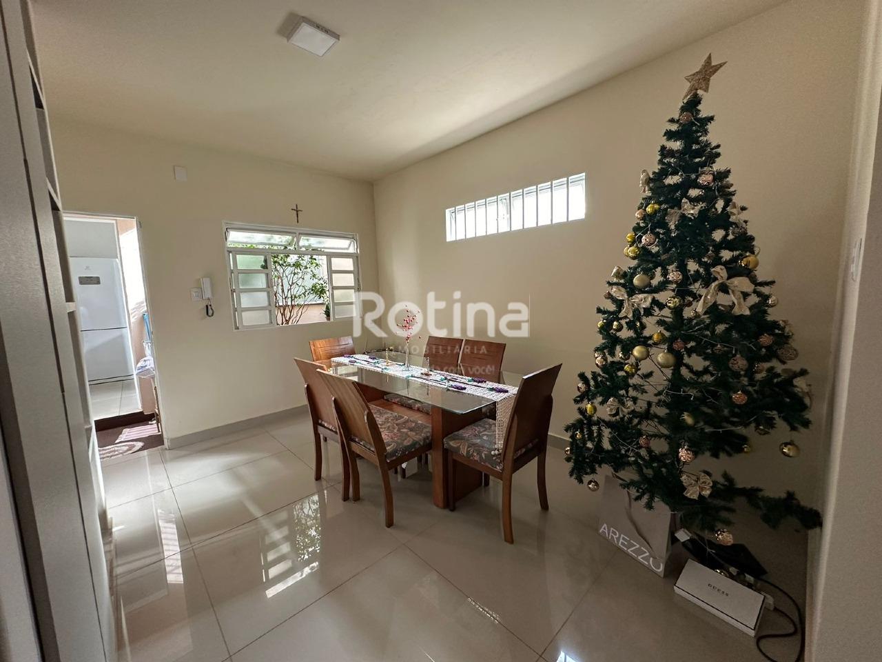 Casa para alugar, 4 quartos em Uberlândia no bairro Fundinho no valor de R$ 4.500,00 - Rotina Imobiliária: 