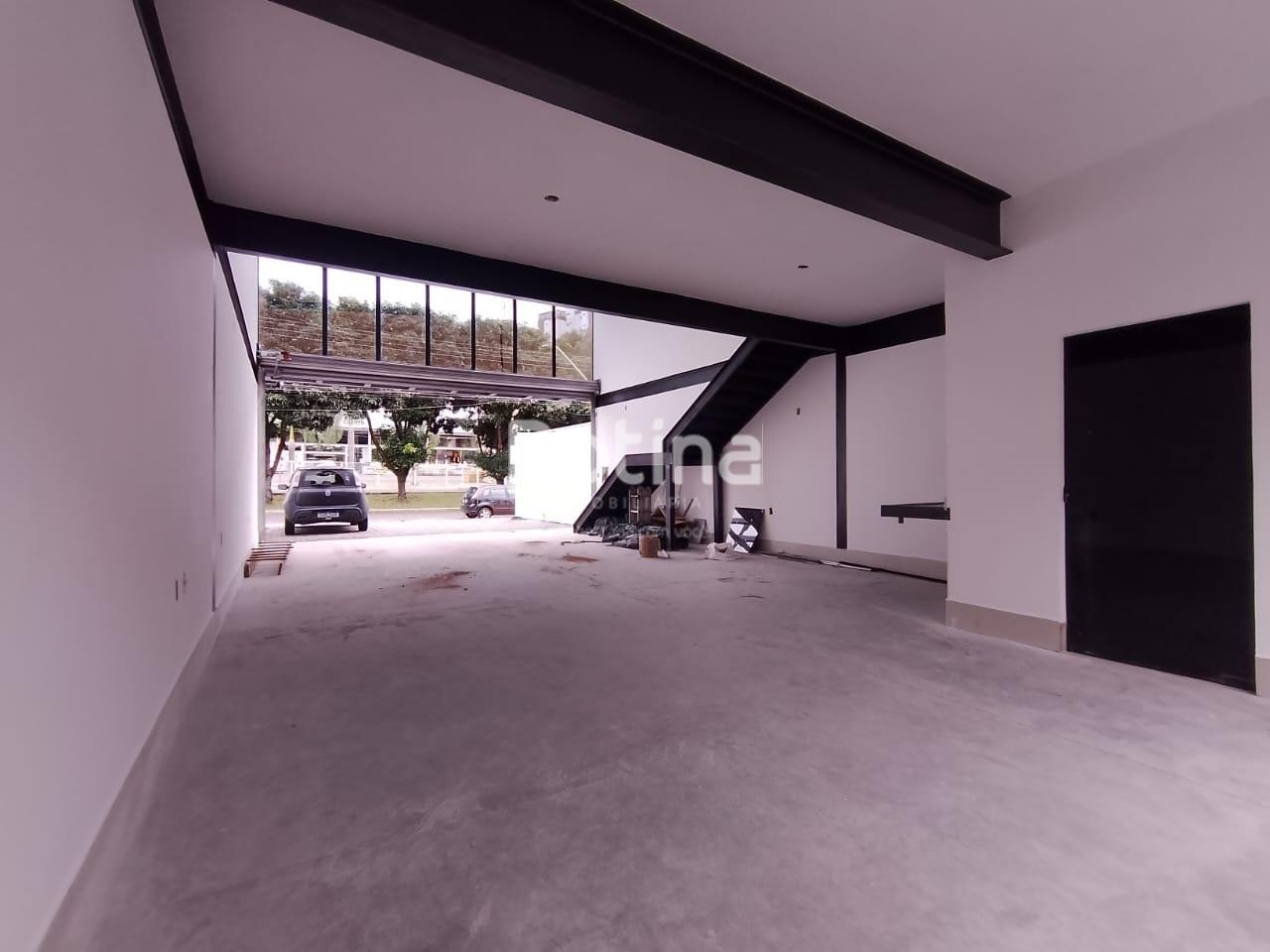 Galpão para alugar, em Uberlândia no bairro Brasil no valor de R$ 8.500,00 - Rotina Imobiliária: 