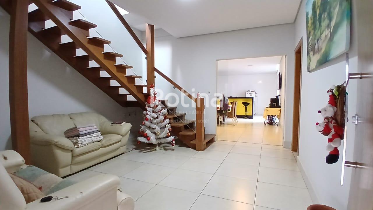 Casa para alugar, 5 quartos em Uberlândia no bairro Jardim Europa no valor de R$ 4.800,00 - Rotina Imobiliária: 