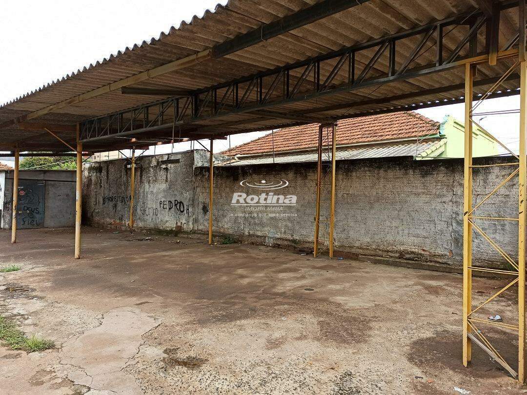 Galpão à venda, 3 quartos em Uberlândia no bairro Brasil no valor de R$ 500.000,00 - Rotina Imobiliária: 